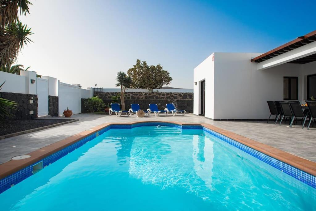 Casa Marlay Spacious, Heated Pool, Bbq & Fast Wi-Fi Only 15 Minutes Walk To Town Playa Blanca  Exterior photo