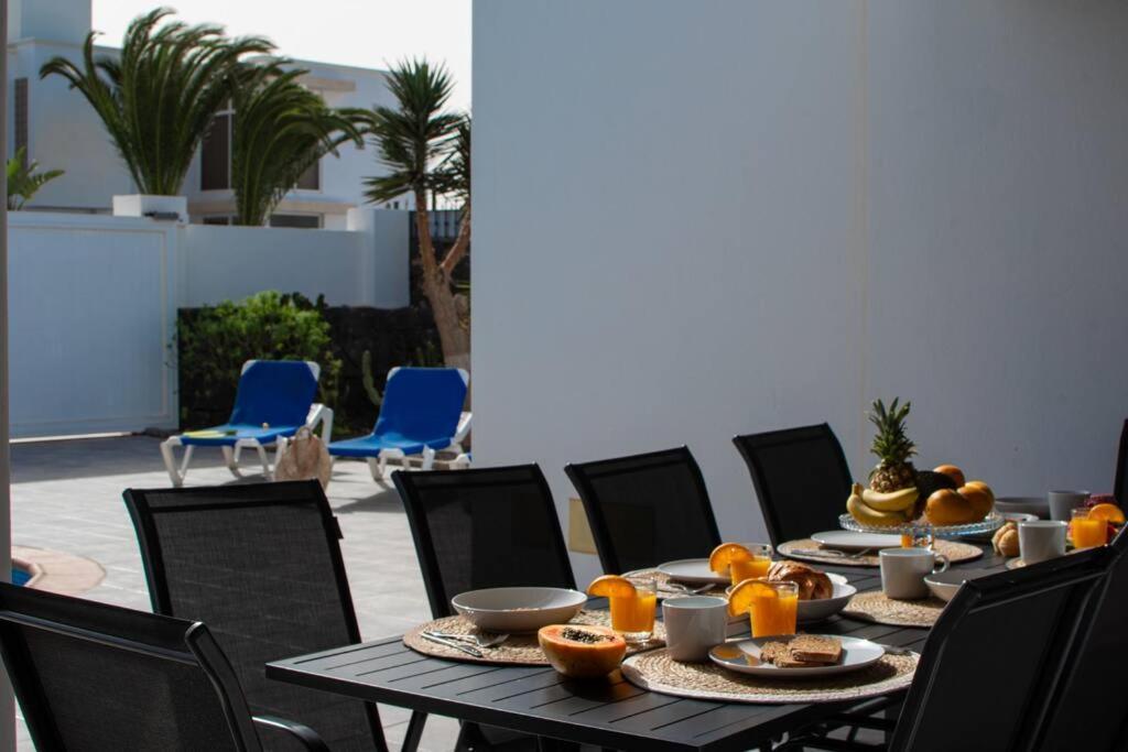 Casa Marlay Spacious, Heated Pool, Bbq & Fast Wi-Fi Only 15 Minutes Walk To Town Playa Blanca  Exterior photo