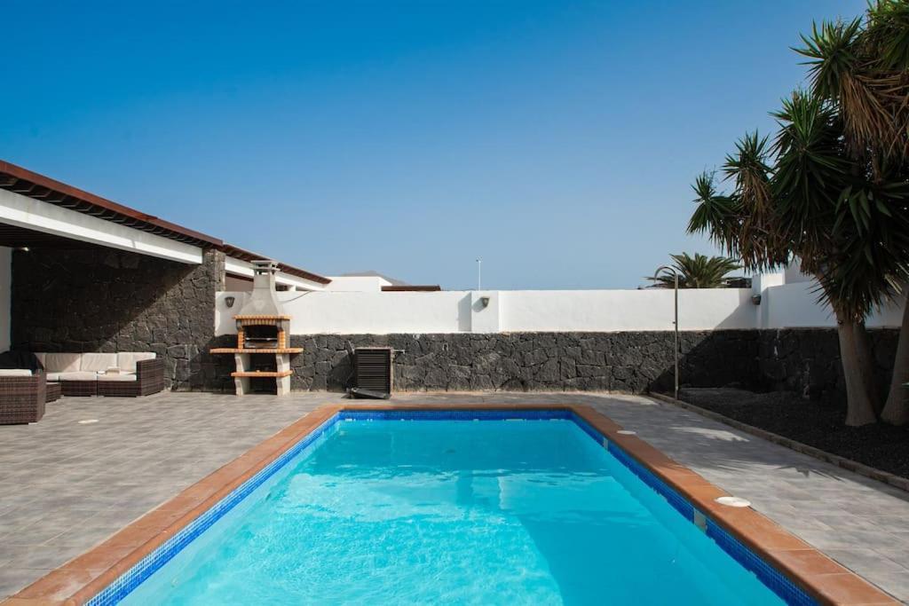 Casa Marlay Spacious, Heated Pool, Bbq & Fast Wi-Fi Only 15 Minutes Walk To Town Playa Blanca  Exterior photo